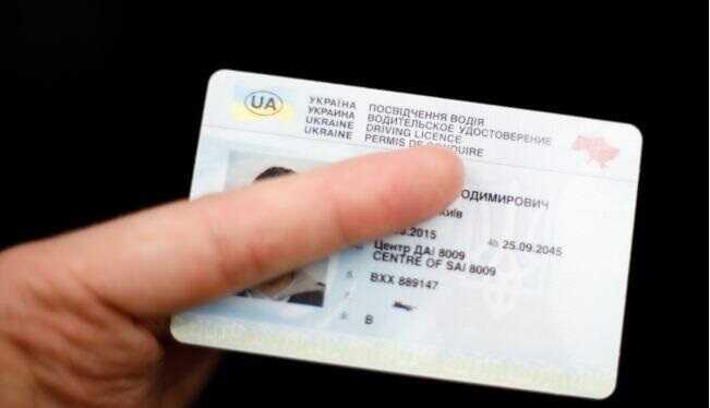 Теорию можно будет учить не в автошколе: Кабмин утвердил порядок