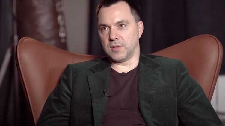 Арестович закликав Україну вступати до НАТО без територій, які захопила Росія