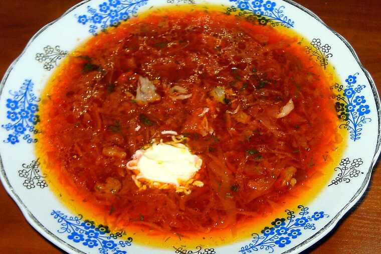 Россиянка похвасталась рецептом "борща от Марго" и стала посмешищем в сети