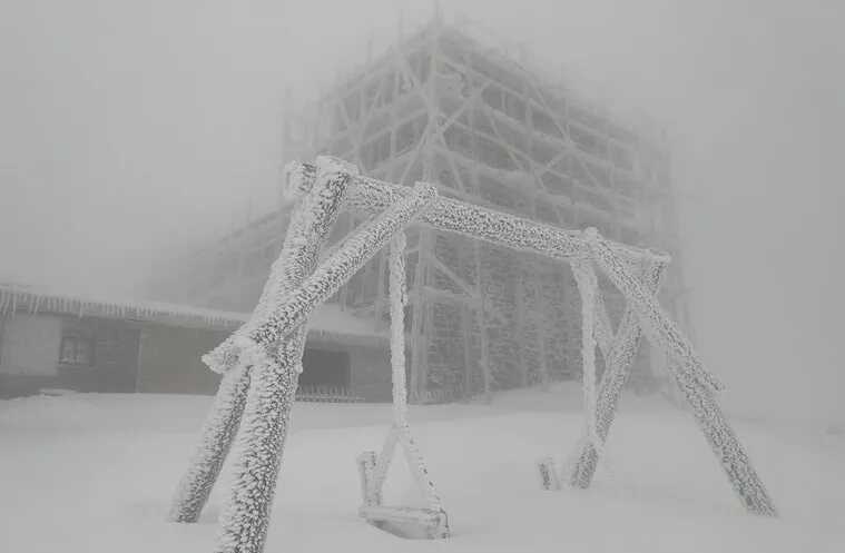 Зима началась: в Карпатах снова пошел снег и ударил мороз