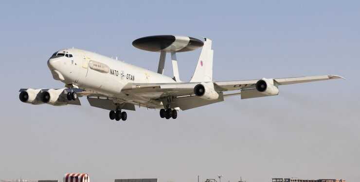 НАТО замінить літаки-розвідники системи AWACS на модифіковані Boeing 737, – Столтенберг