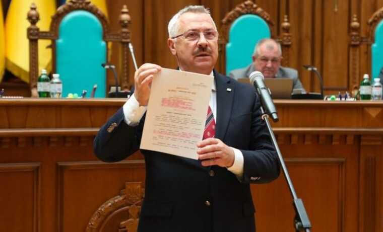 НАЗК склало протоколи на тимчасового голову та керівника секретаріату Конституційного суду