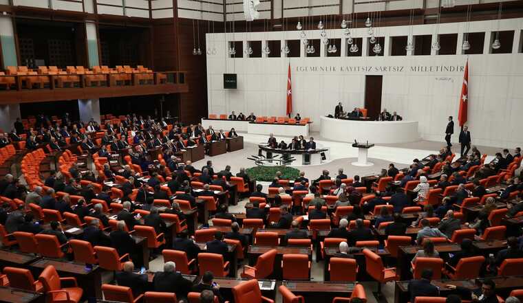 Парламент Туреччини відклав заявку Швеції на вступ до НАТО