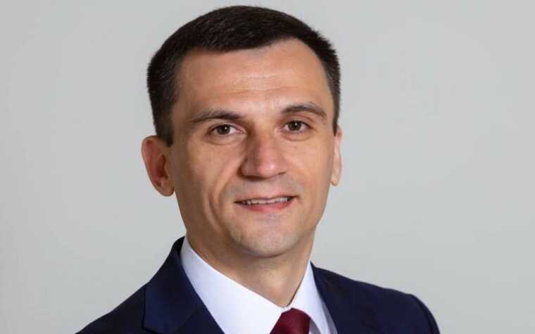 Заместитель председателя Львовской ОВА ездит на машине отца за 60 тысяч евро