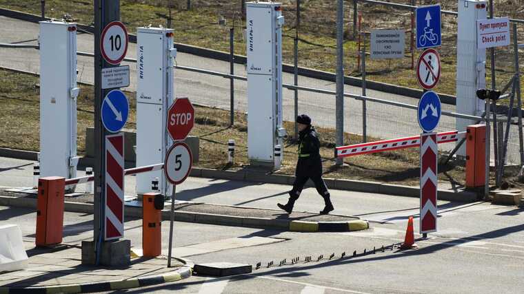 Финляндия закрыла четыре КПП на границе с РФ