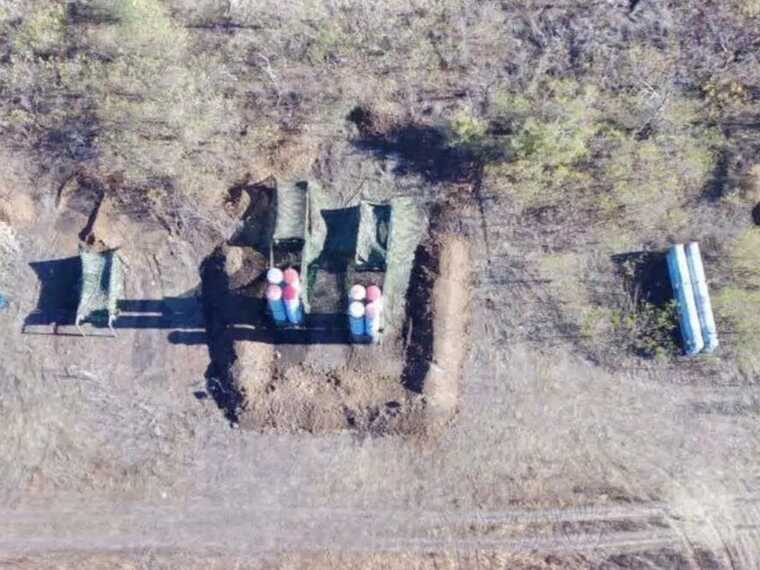 Окупанти облаштували позицію-приманку з макетами військової техніки