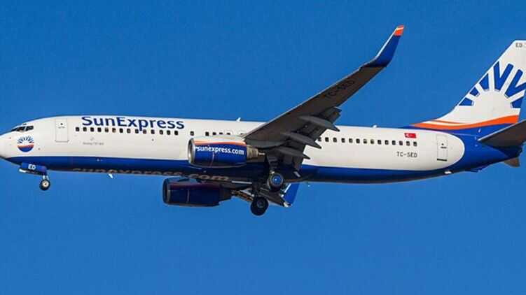 У Парижі літак вилетів до Ізміру без пілота та 30 пасажирів