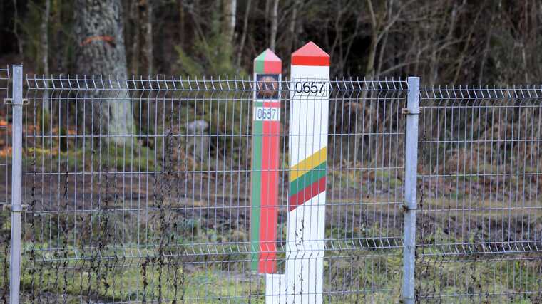 На білорусько-литовському кордоні двоє людей пошкодили паркан, щоб переправити мігрантів