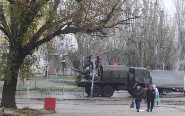 Утром в Мариуполе заметили необычную колонну оккупантов