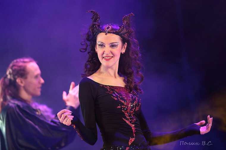 Після "прильоту" HIMARS російська співачка разом з окупантами вирушила до Кобзона