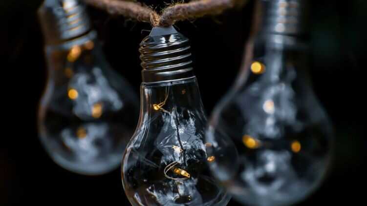 У ДТЕК попередили про можливі відключення світла у Києві через негоду