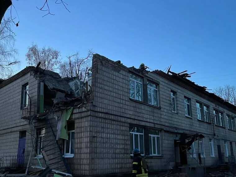 "Вибачте, що не вберегли": військові розчулили реакцією на розбитий Росією дитсадок у Києві