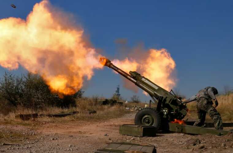 Военные показали, как бьют по врагу из редкой артсистемы 2Б16 "Нона-К"