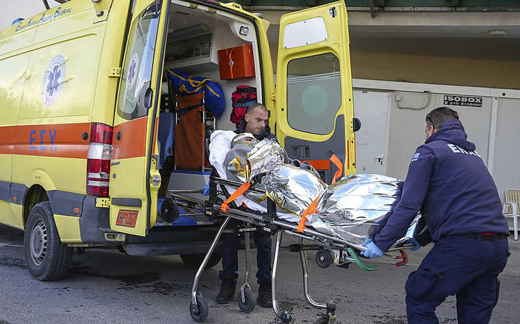 У берегов Греции затонуло грузовое судно, 13 человек пропали без вести