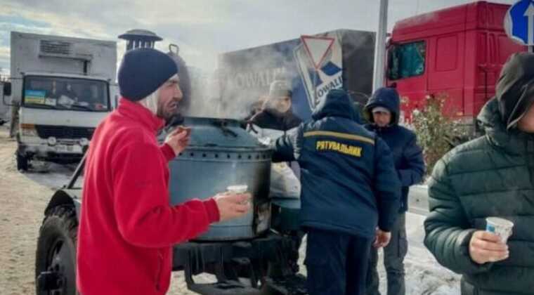 В Украине из-за непогоды погибли 10 человек, десятки пострадали, среди них – дети