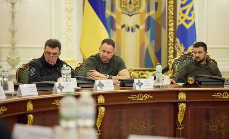 Зеленский провел заседание Ставки: длительное и подробное