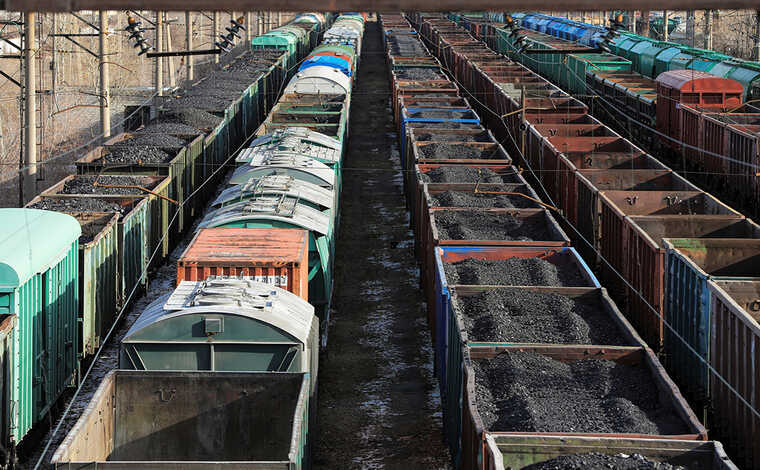 РФ увеличила поставки коксующегося угля в Индию, - Reuters