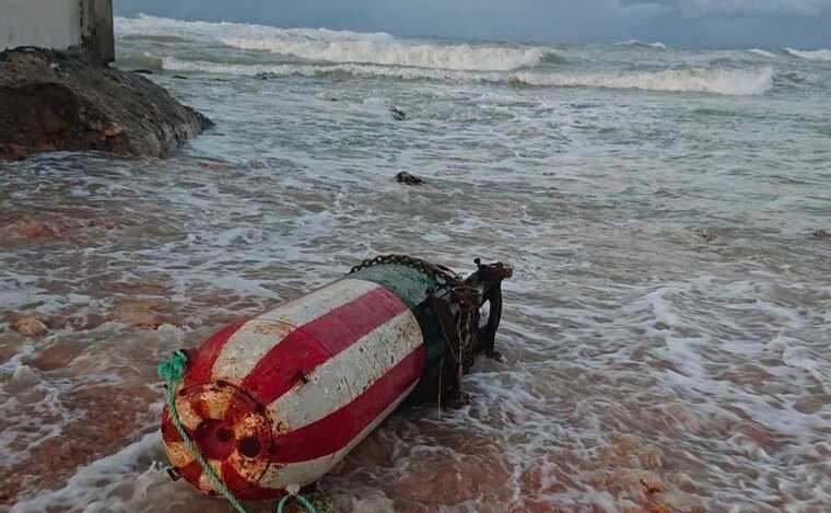 Під час шторму у Керченській протоці зіткнулися три російські судна