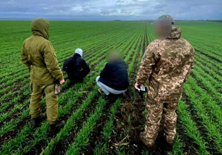 На Буковині затримали організаторів незаконного перетину кордону