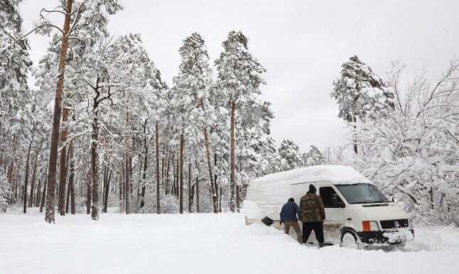 Через негоду на Прикарпатті обмежили рух авто на дорогах, - ДСНС