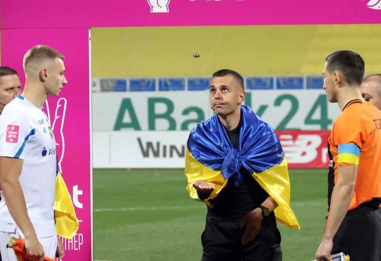 Уряд України розглядає повернення уболівальників на трибуни