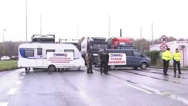 Нова блокада кордону, тепер це робить Словаччина. Що хоче UNAS?