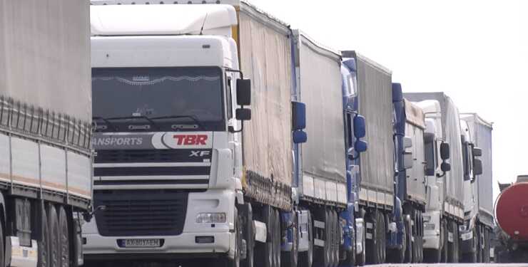 У черзі 2400 фур: у ДПСУ розповіли про ситуацію на українсько-польському кордоні