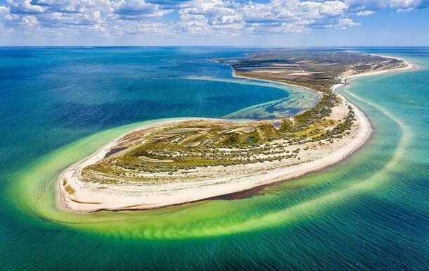 Джарилгач знову став островом: шторм розмив насип загарбників