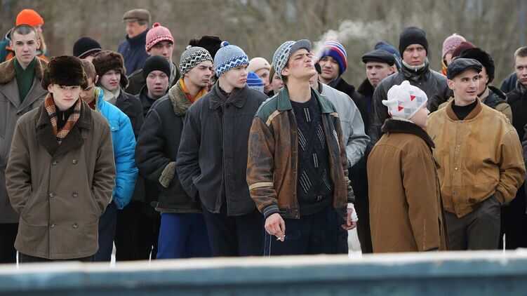 У РФ підлітки вбили на зупинці школяра, надихнувшись серіалом "Слово пацана"