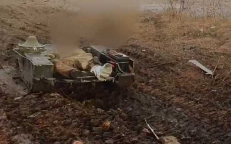 Окупанти використовують безпілотну наземну машину для евакуації поранених