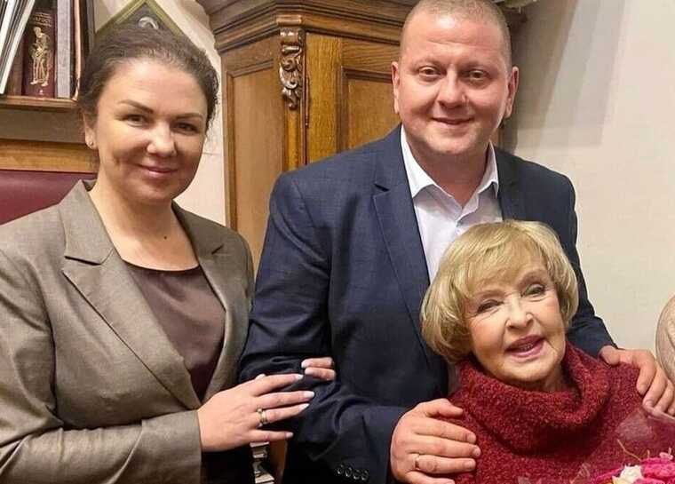 Залужный – человек слова: Ада Роговцева рассказала интересные факты о "железном генерале"