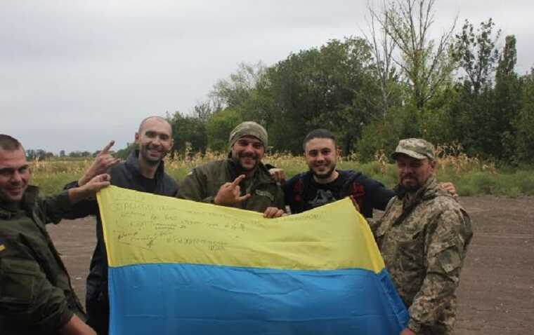 Гурт "Антитіла" опублікував фото із ДТП й емоційно звернувся до українців