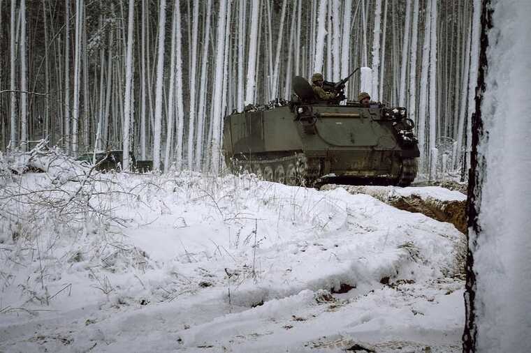 Украинский танк Т-64 остановил T-72B3 оккупантов под Авдеевкой