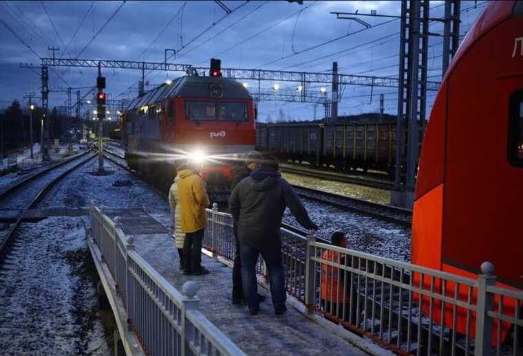 В РФ в Тюмени партизаны ликвидировали подстанцию, заблокировав поезда с оружием