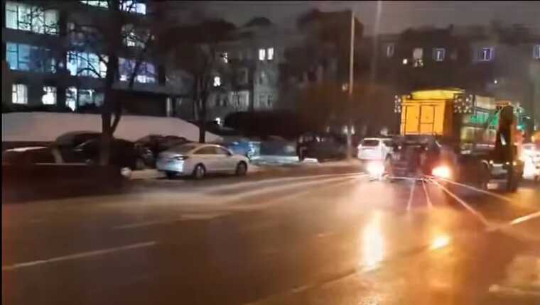 В Киеве готовятся к сильному снегопаду: на улицы выехала спецтехника