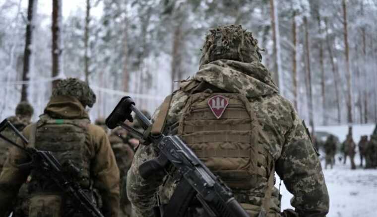   :     12 ,  䳿 - 11