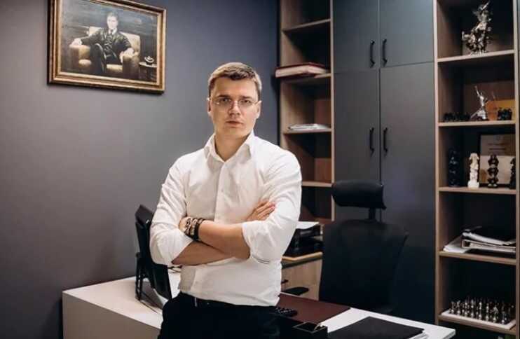 Український адвокат, якого оголосили у розшук за шахрайство, веде бізнес в Іспанії