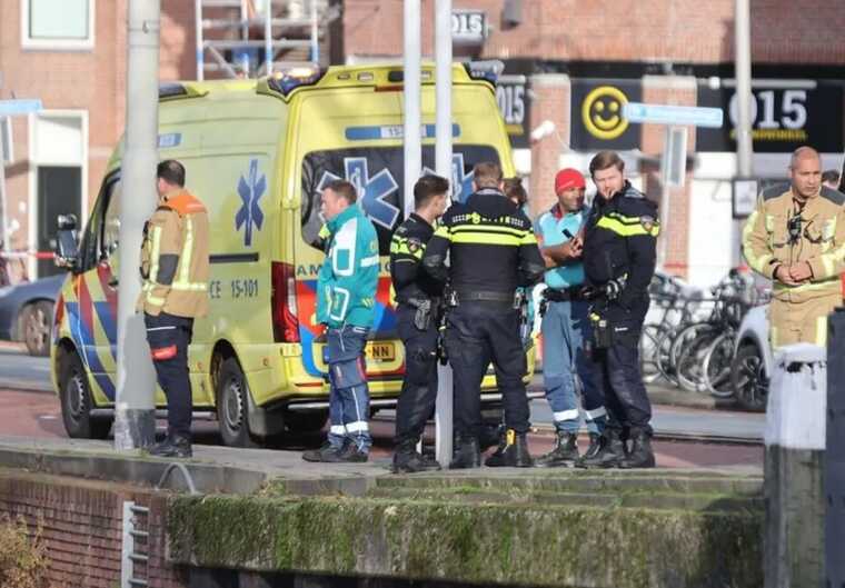 У Нідерландах авто впало у канал