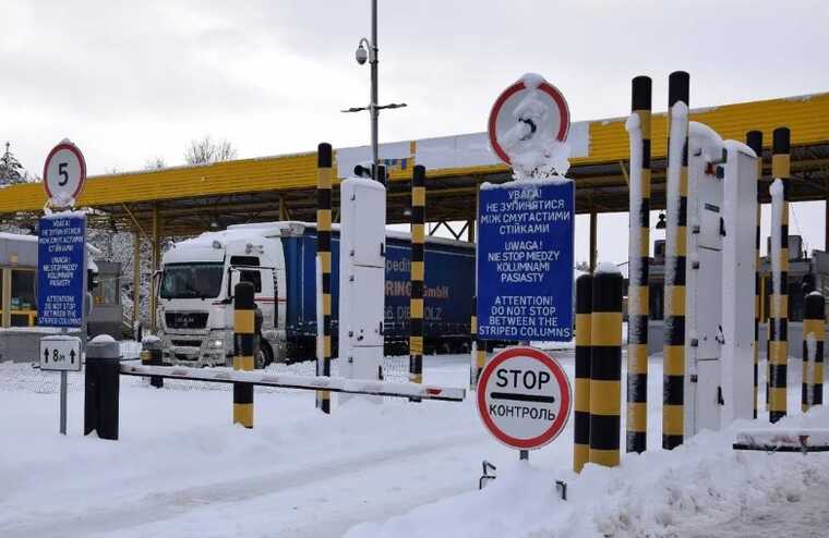 Польські ультраправі знову перекрили найбільший пункт пропуску на кордоні з Україною