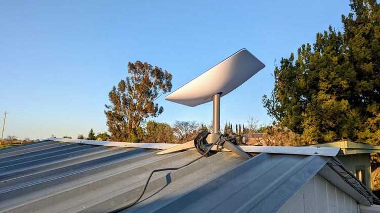 Через падіння мережі "Київстар" у десяти селах Київської області запускають роботу Starlink