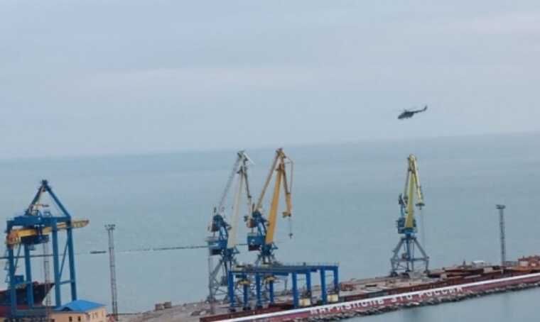 Окупанти в Маріуполі відновили польоти гвинтокрилів у бік Новоазовська