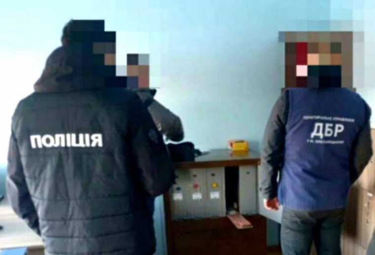 Чернівецькі митники незаконно пропустили з Румунії цигарки вартістю 42 мільйони гривень