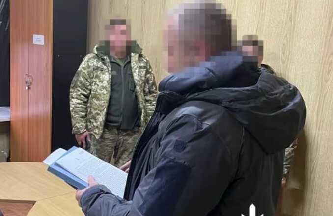 На Запоріжжі керівник ТЦК із підлеглими допомагав ухилянтам уникнути мобілізації