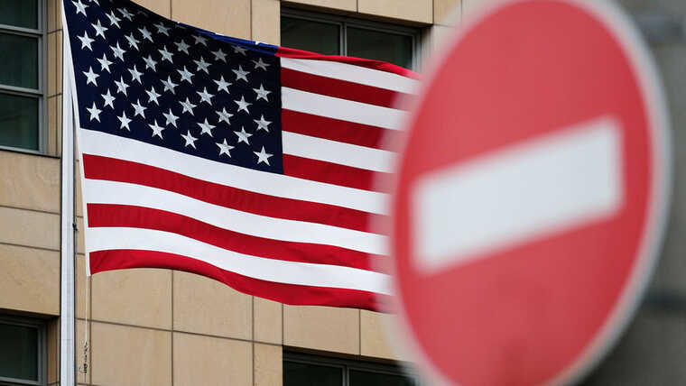 Санкції США зупинили постачання газу з СПГ-проєкту РФ