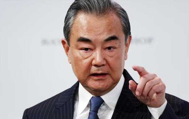 КНР погрожує Філіппінам через територіальну суперечку