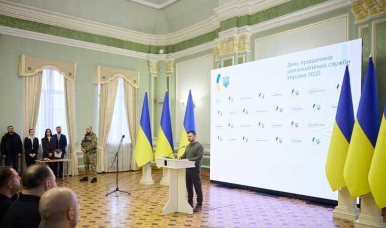 Зеленский инициировал изменения в закон "О дипломатической службе"