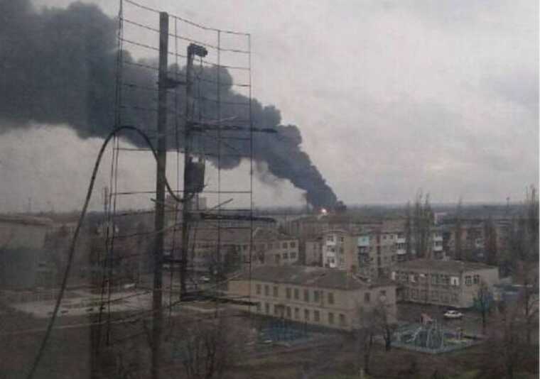 В окупованому Іловайську вибухнуло нафтосховище, повідомляють про пожежу
