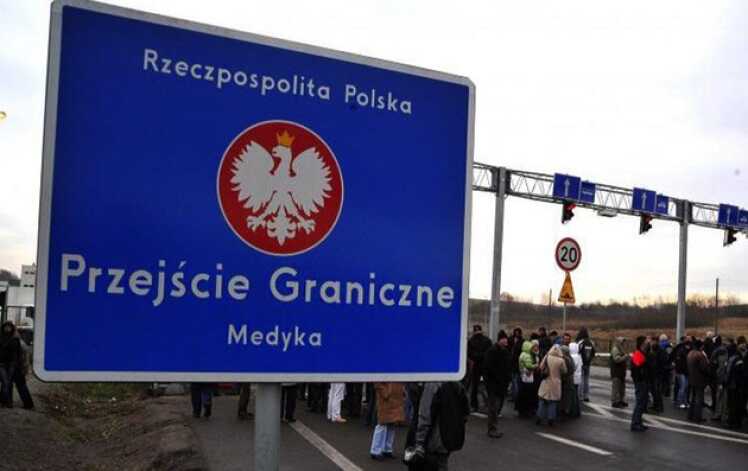 Віцеміністр Польші: Фермери призупинили блокаду пункту пропуску "Шегині – Медика"