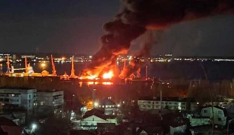 У Криму після підриву десантного корабля "Новочеркаськ" спалахнули ще декілька пожеж