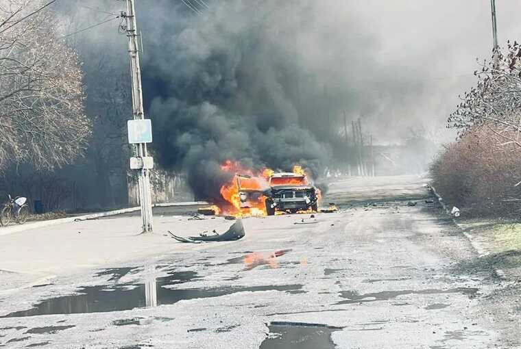 Армія РФ обстріляла Вовчанськ на Харківщині: загорілась автівка, є загибла і постраждала